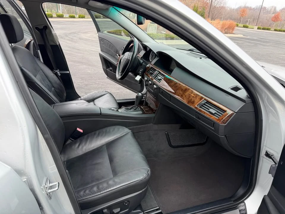 2007 BMW E60 5 Series Sedan - Image 12 of 16