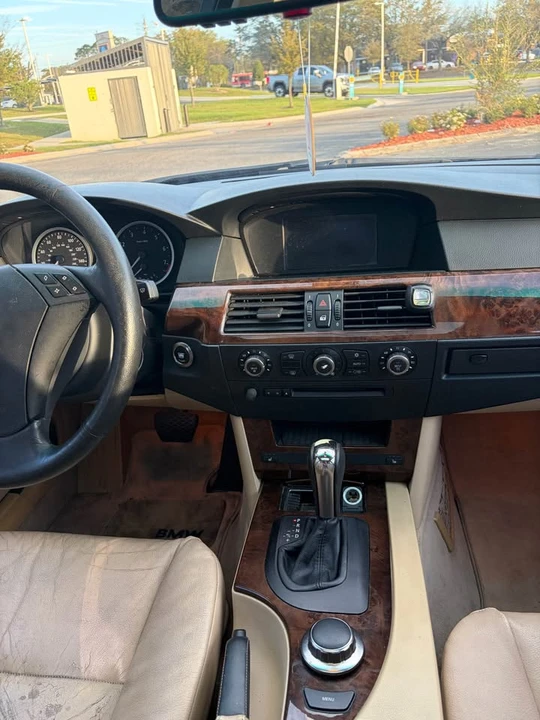 2007 BMW E60 5 Series Sedan - Image 11 of 20