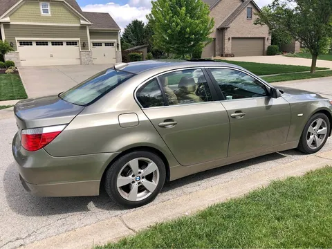 2007 BMW 5 Series 525xi Sedan