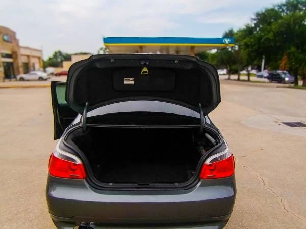 2007 BMW E60 5 Series Sedan - Image 11 of 21