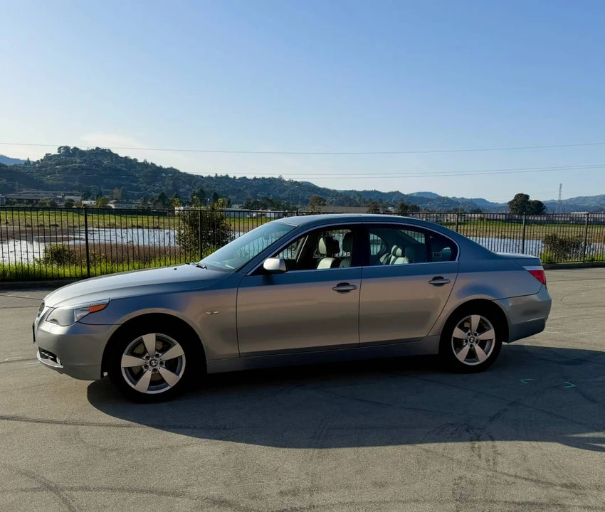 2007 BMW E60 5 Series Sedan - Image 2 of 16