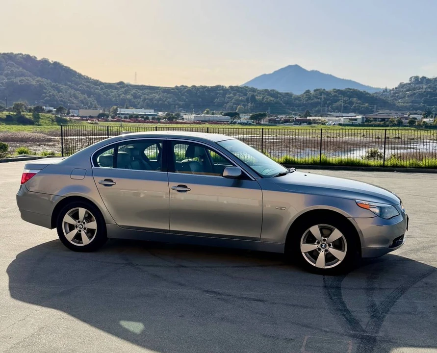 2007 BMW E60 5 Series Sedan - Image 3 of 16