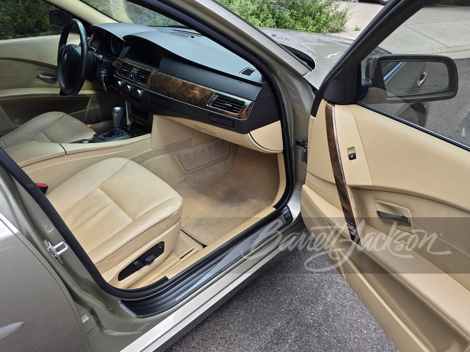 2007 BMW E60 5 Series Sedan - Image 18 of 29