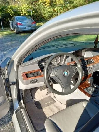 2007 BMW E60 545i & 550i Sedan - Image 10 of 11