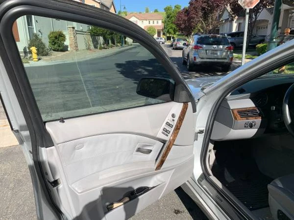 2007 BMW E60 545i & 550i Sedan - Image 9 of 17