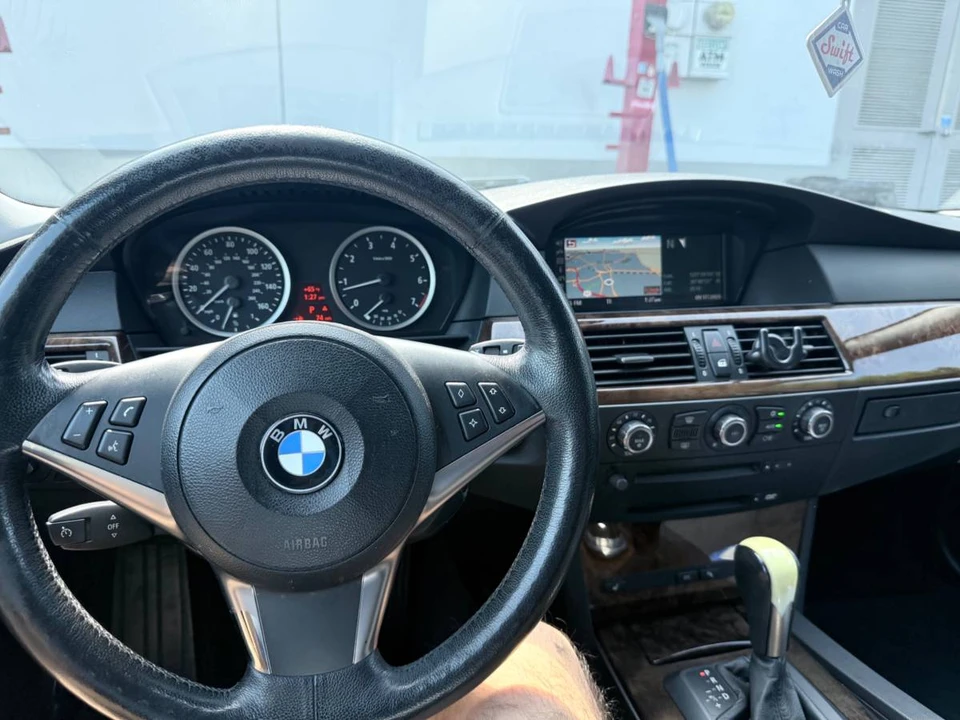 2007 BMW E60 545i & 550i Sedan - Image 5 of 7