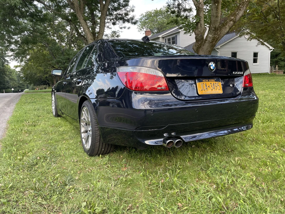 2007 BMW E60 545i & 550i Sedan - Image 21 of 31