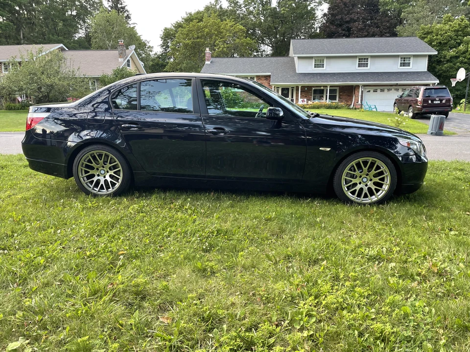 2007 BMW E60 545i & 550i Sedan - Image 28 of 31