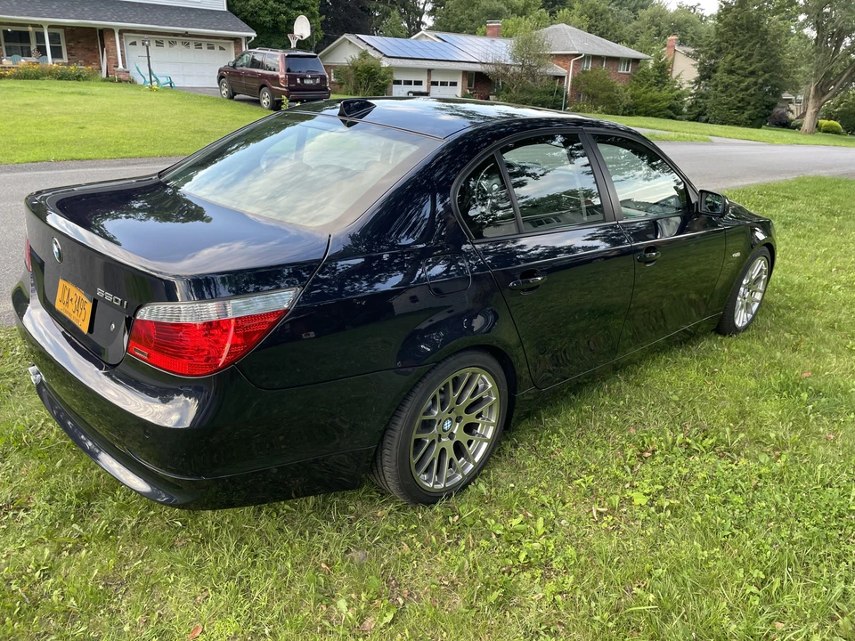 2007 BMW E60 545i & 550i Sedan - Image 26 of 31