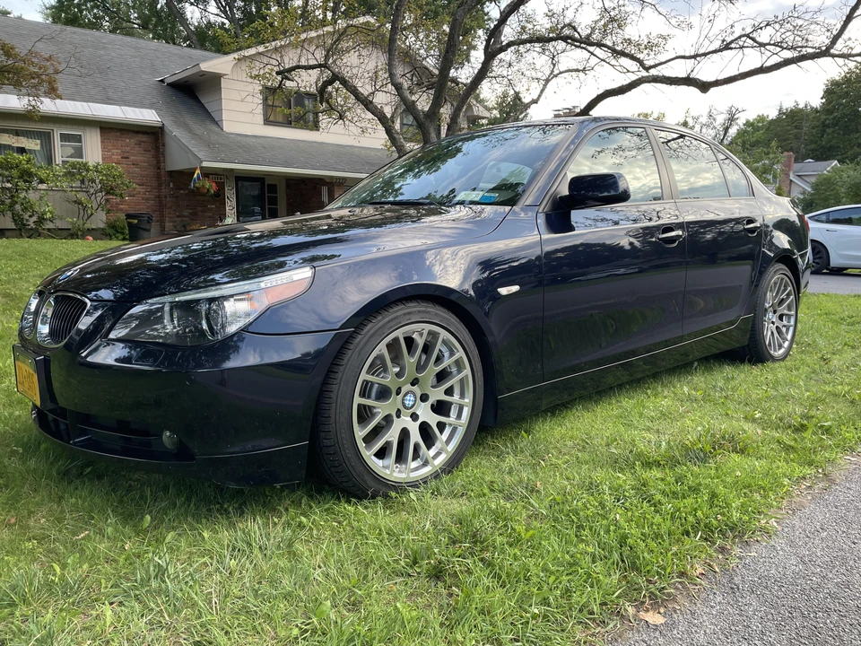 2007 BMW E60 545i & 550i Sedan - Image 13 of 31