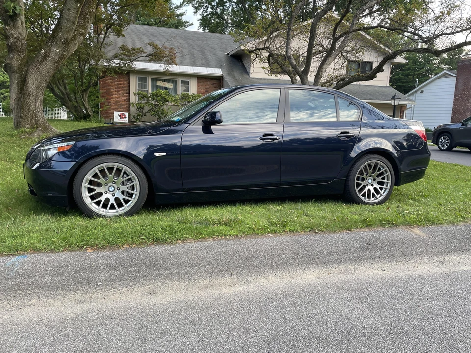 2007 BMW E60 545i & 550i Sedan - Image 14 of 31
