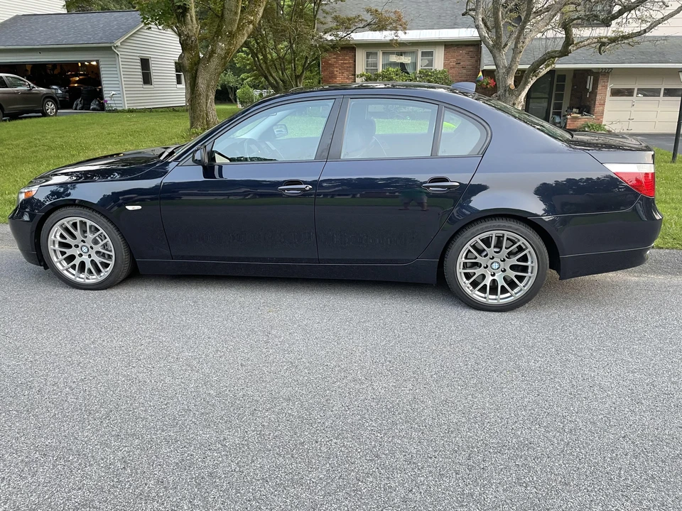 2007 BMW E60 545i & 550i Sedan - Image 16 of 31