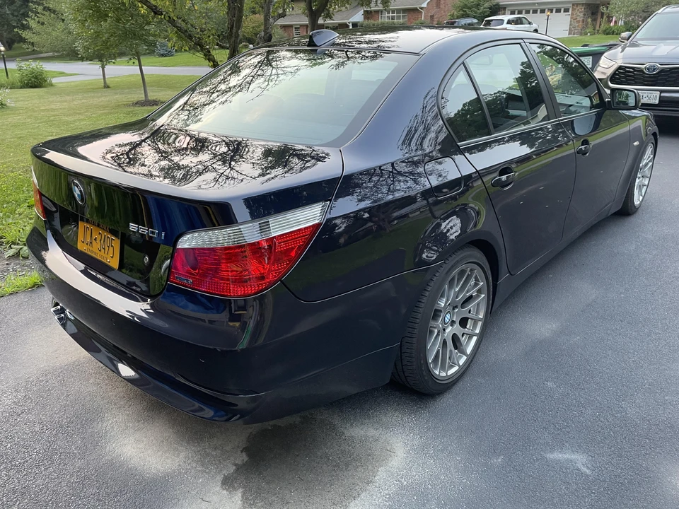 2007 BMW E60 545i & 550i Sedan - Image 24 of 31