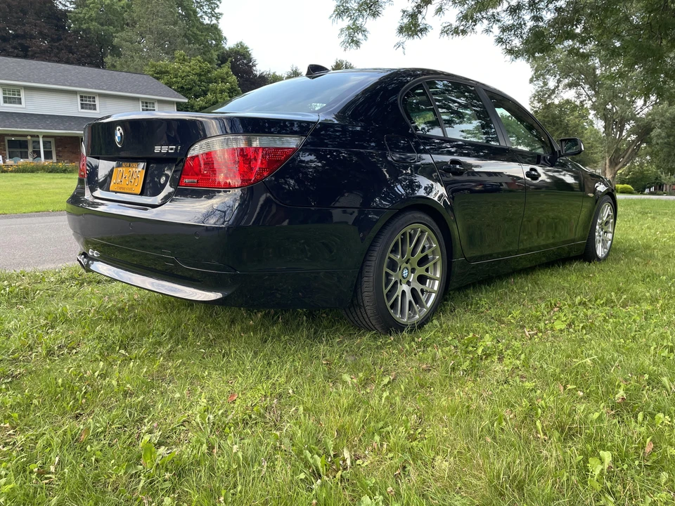 2007 BMW E60 545i & 550i Sedan - Image 25 of 31
