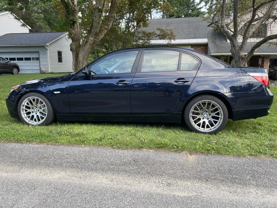 2007 BMW E60 545i & 550i Sedan - Image 15 of 31