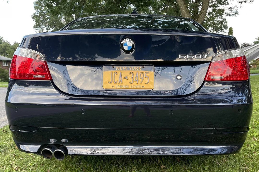 2007 BMW E60 545i & 550i Sedan - Image 5 of 31