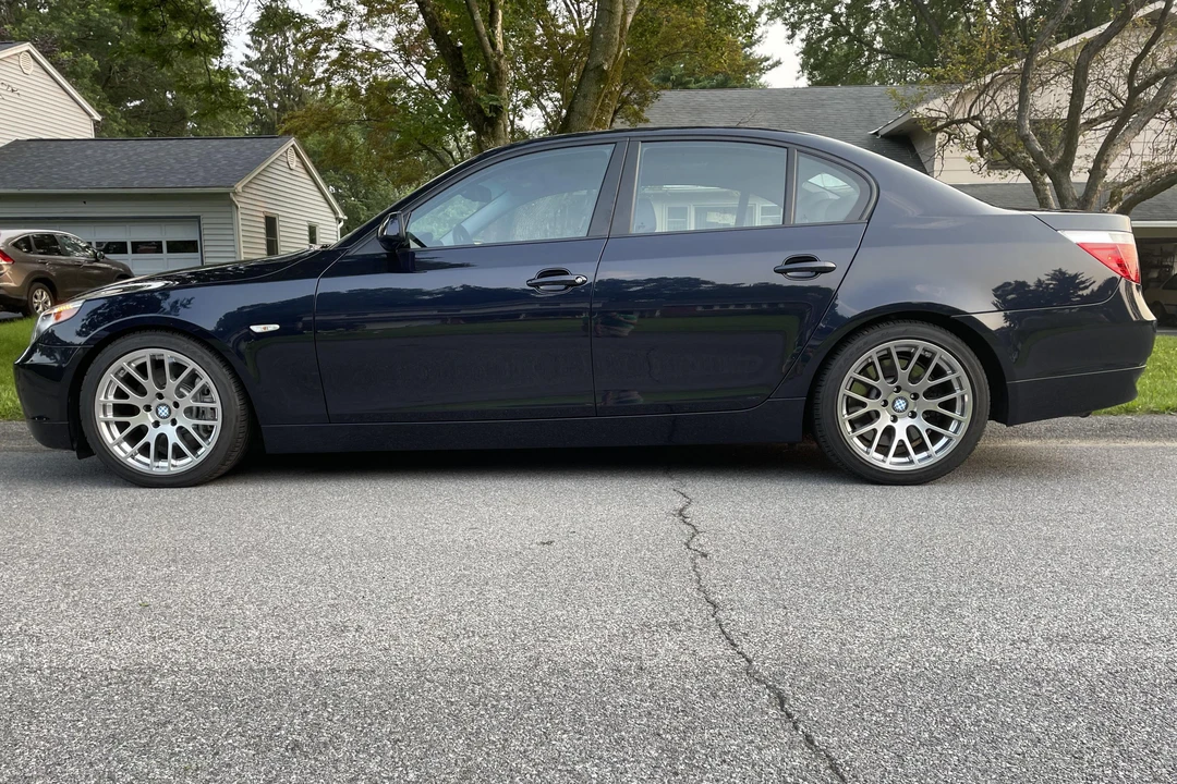 2007 BMW E60 545i & 550i Sedan - Image 3 of 31