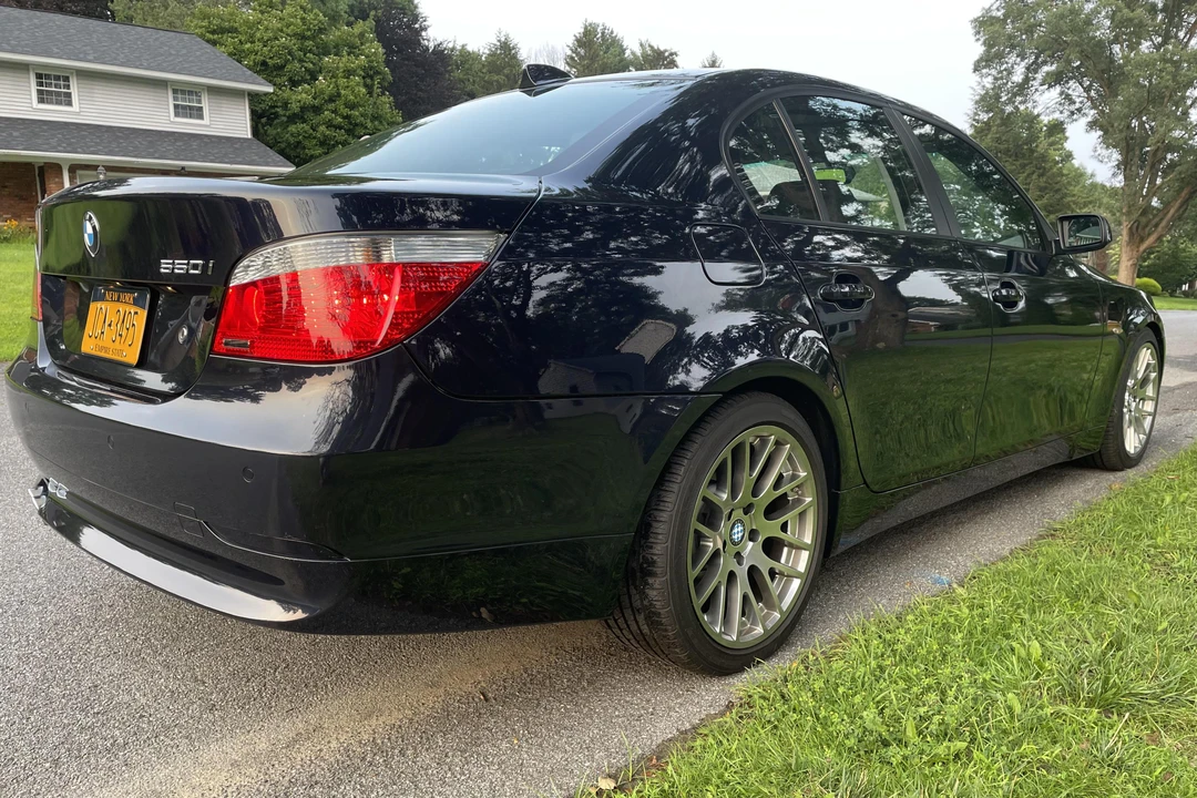 2007 BMW E60 545i & 550i Sedan - Image 4 of 31