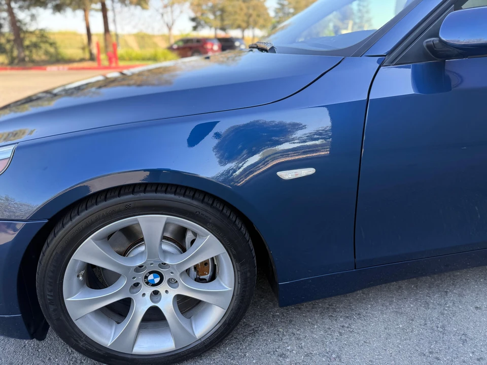 2007 BMW E60 545i & 550i Sedan - Image 17 of 31