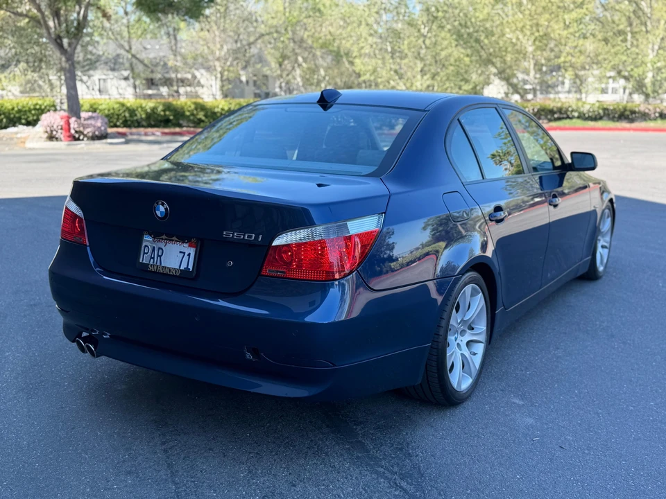 2007 BMW E60 545i & 550i Sedan - Image 7 of 31