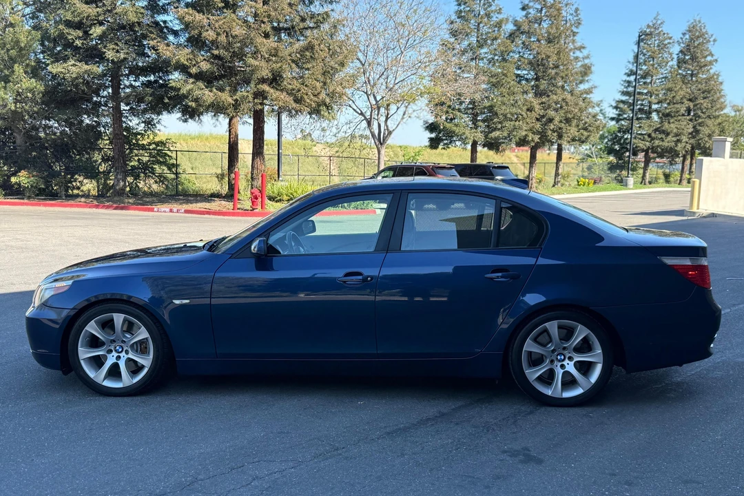 2007 BMW E60 545i & 550i Sedan - Image 3 of 31