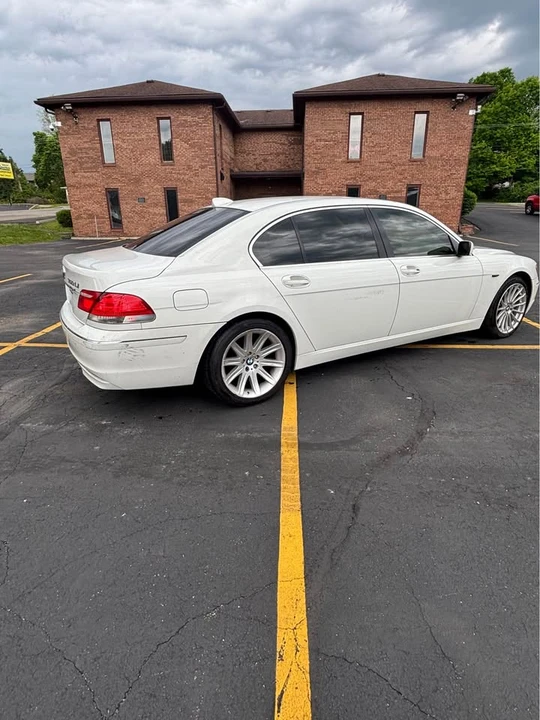 2007 BMW E65/E66 750i & 760i Sedan - Image 5 of 10