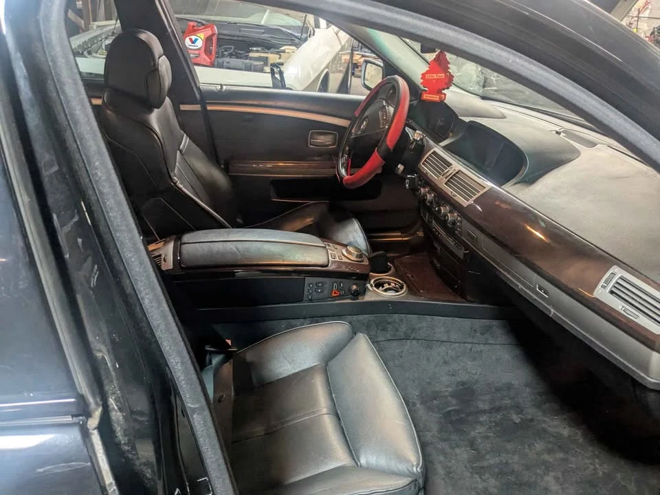 2007 BMW E65/E66 750i & 760i Sedan - Image 3 of 4