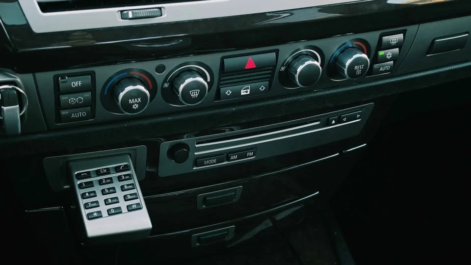 2007 BMW E65/E66 750i & 760i Sedan - Image 14 of 17