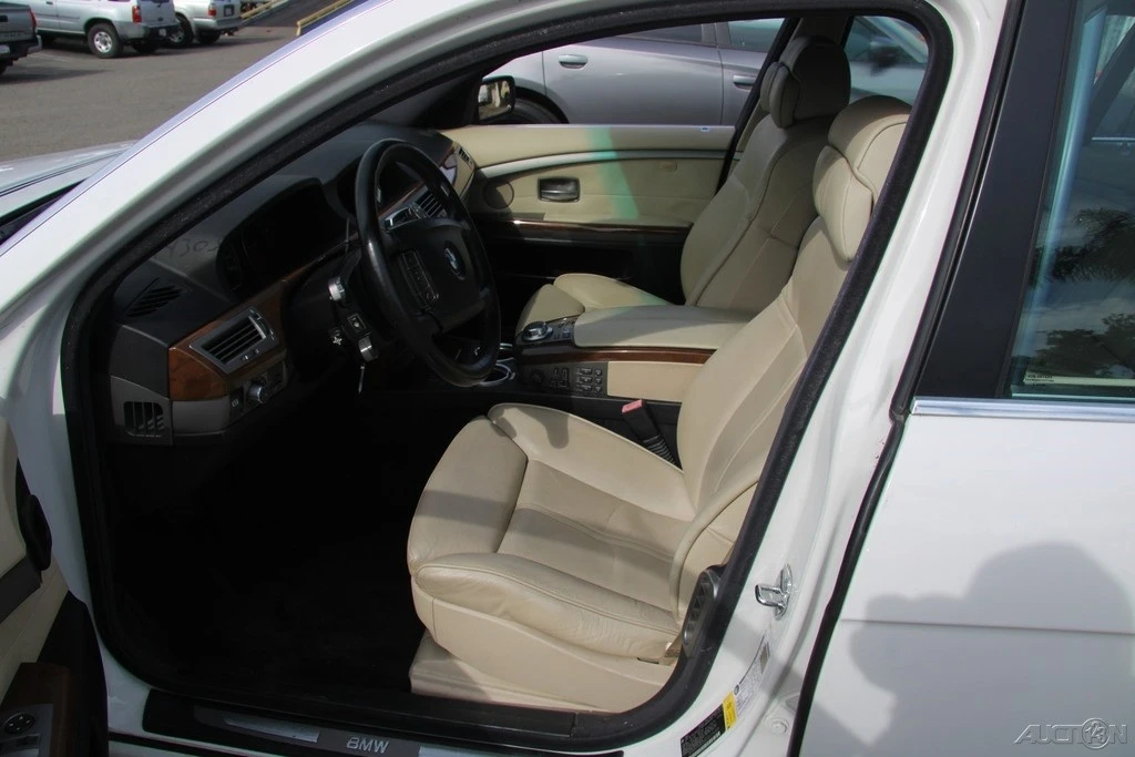 2007 BMW E65/E66 750i & 760i Sedan - Image 13 of 21