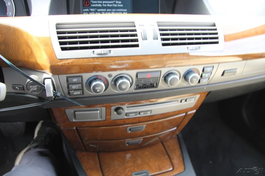 2007 BMW E65/E66 750i & 760i Sedan - Image 19 of 21
