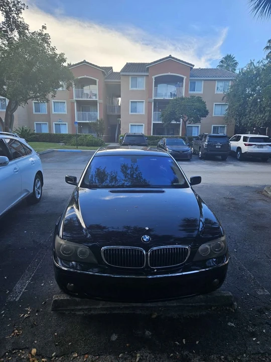2007 BMW E65/E66 750i & 760i Sedan - Image 4 of 5