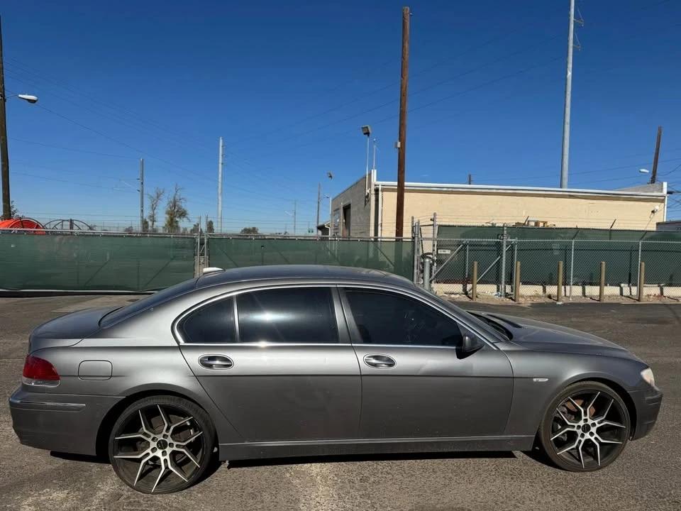 2007 BMW E65/E66 750i & 760i Sedan - Image 3 of 5