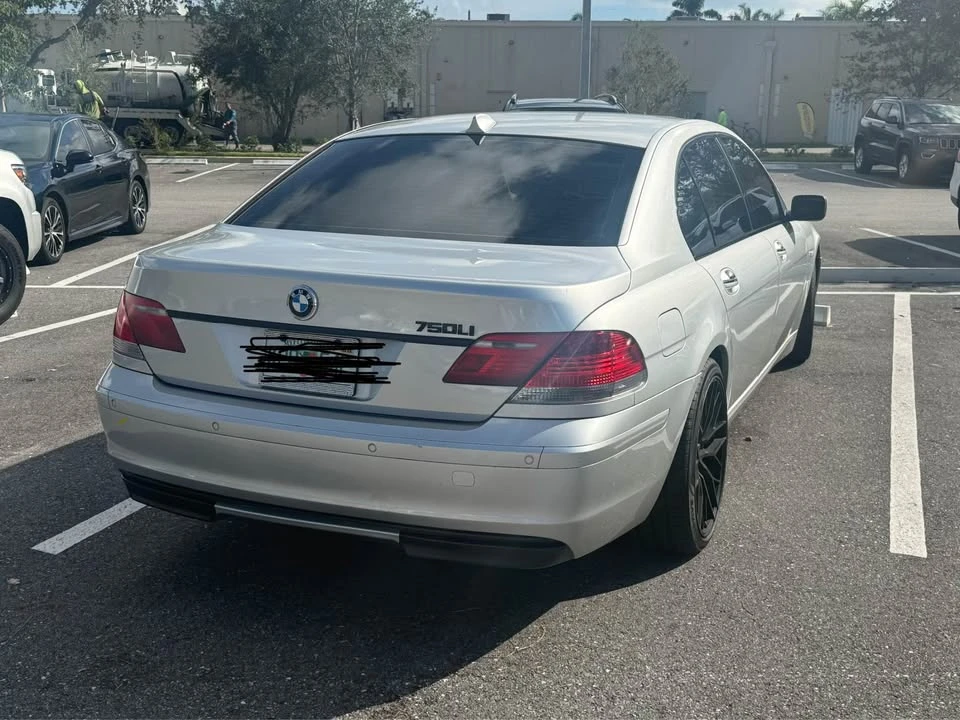 2007 BMW E65/E66 750i & 760i Sedan - Image 8 of 8