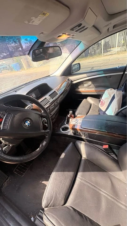 2007 BMW E65/E66 750i & 760i Sedan - Image 4 of 5