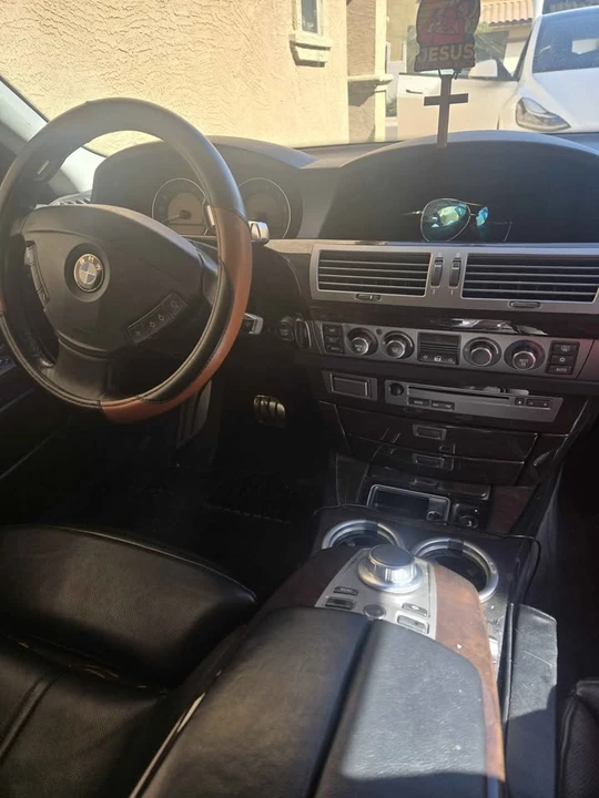 2007 BMW E65/E66 750i & 760i Sedan - Image 3 of 6