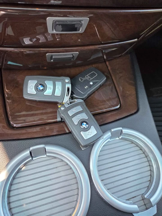2007 BMW E65/E66 750i & 760i Sedan - Image 16 of 19