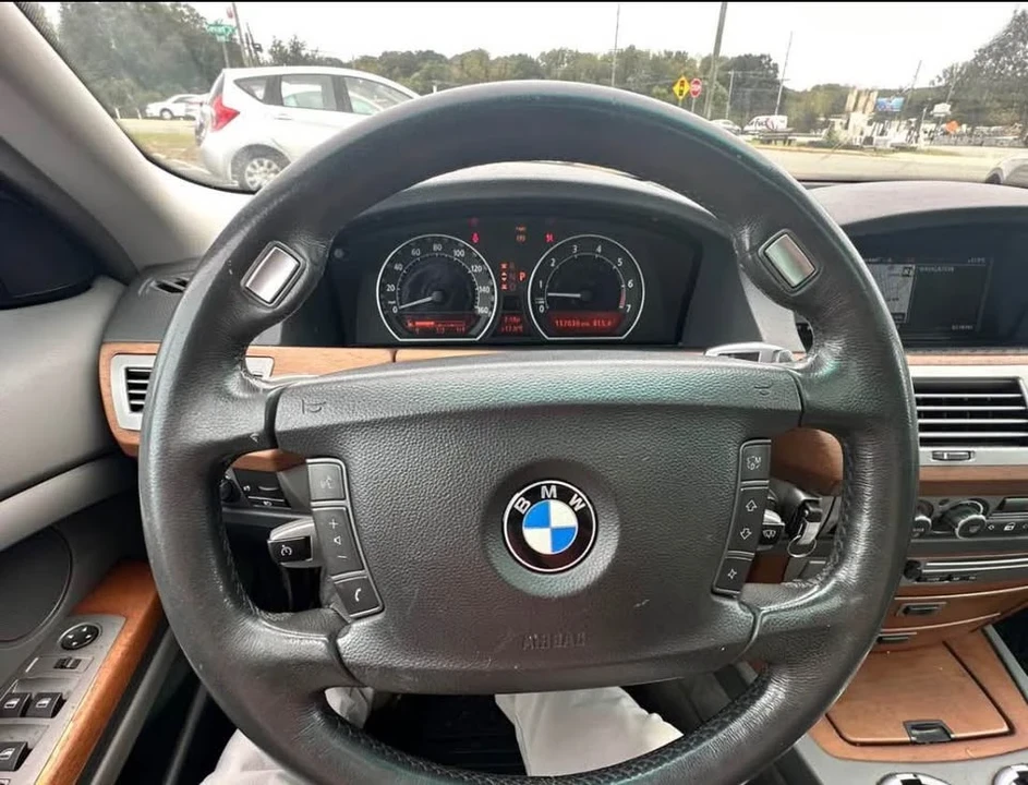 2007 BMW E65/E66 750i & 760i Sedan - Image 14 of 20