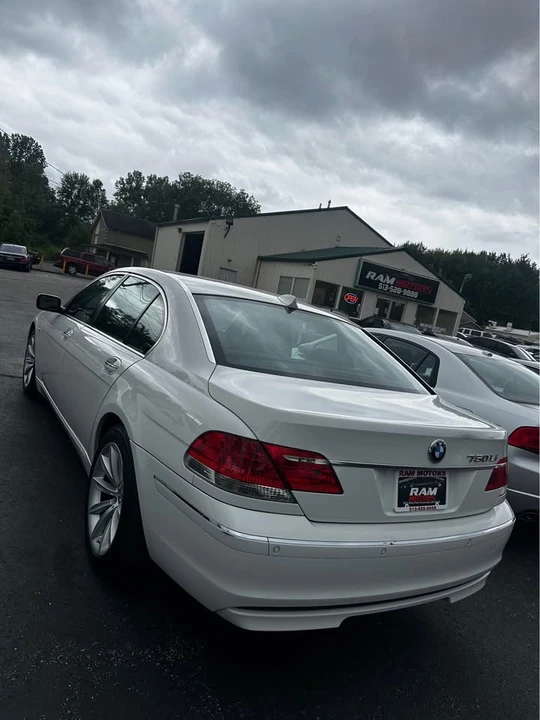 2007 BMW E65/E66 750i & 760i Sedan - Image 9 of 11