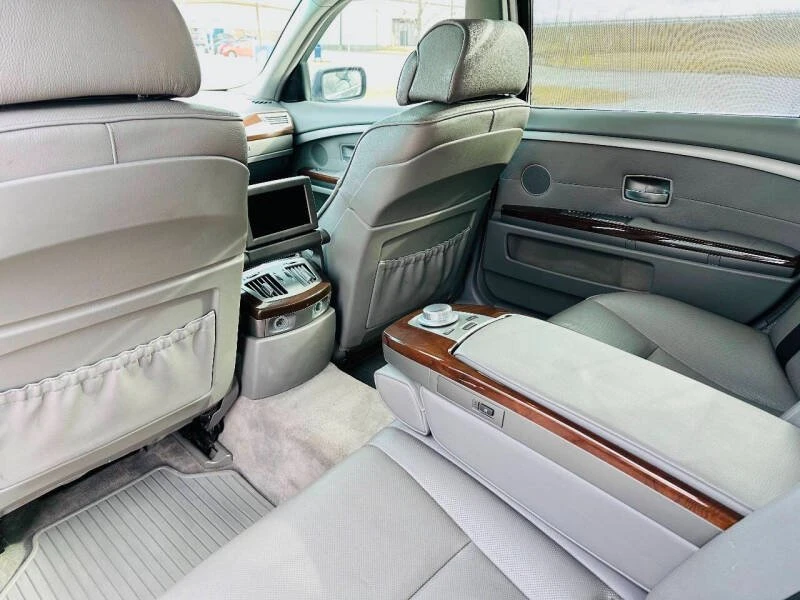 2007 BMW E65/E66 750i & 760i Sedan - Image 17 of 19