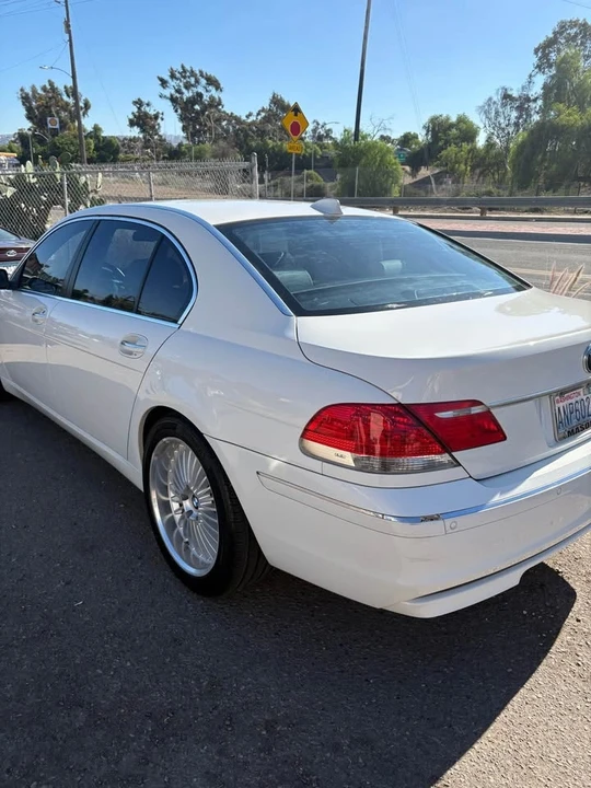 2007 BMW E65/E66 750i & 760i Sedan - Image 2 of 4