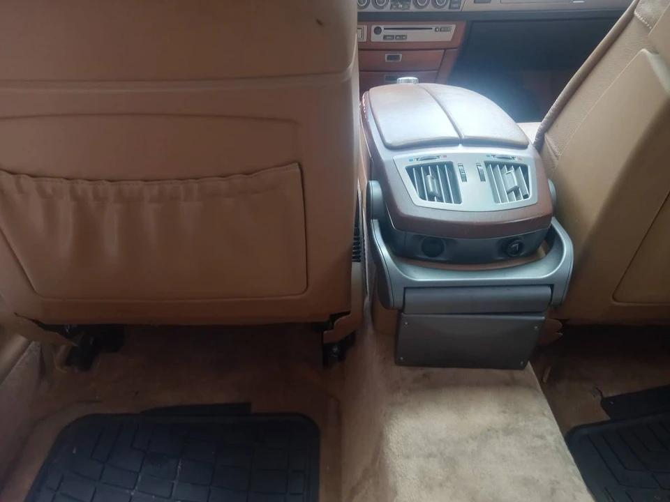 2007 BMW E65/E66 750i & 760i Sedan - Image 8 of 9