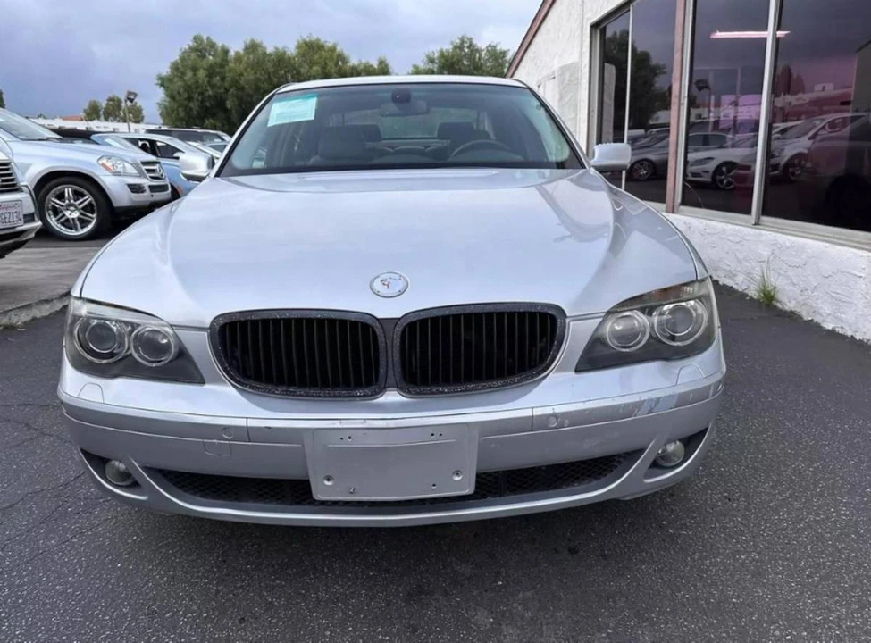 2007 BMW E65/E66 750i & 760i Sedan - Image 4 of 5