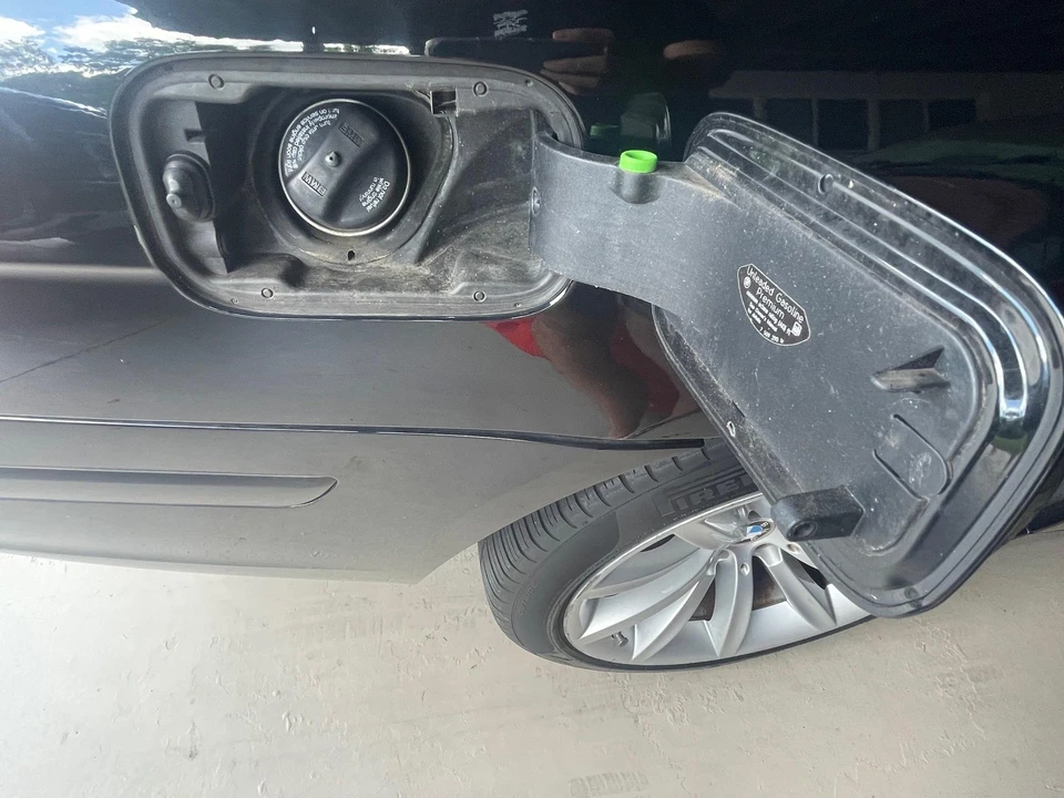 2007 BMW E65/E66 750i & 760i Sedan - Image 30 of 31