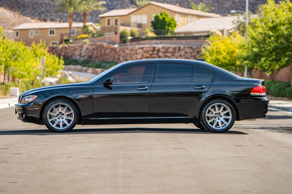 2007 BMW E65/E66 750i & 760i Sedan - Image 5 of 5
