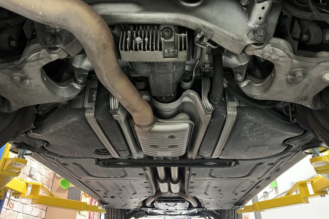 2007 BMW E65/E66 750i & 760i Sedan - Image 7 of 7