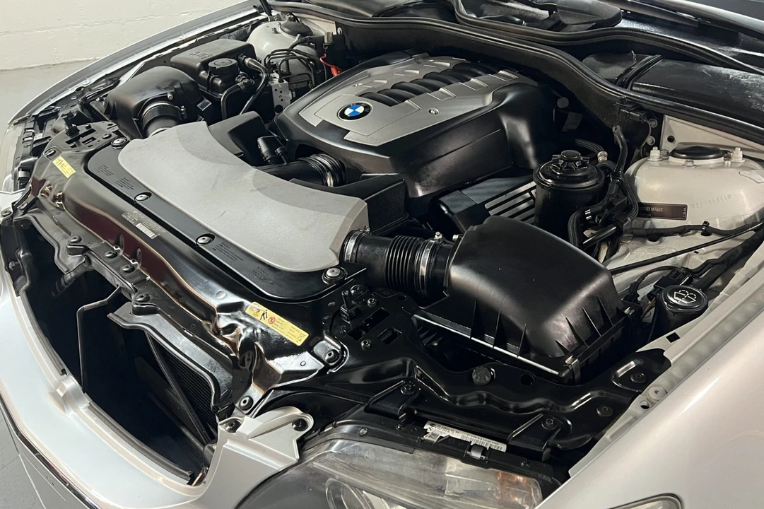 2007 BMW E65/E66 750i & 760i Sedan - Image 6 of 7