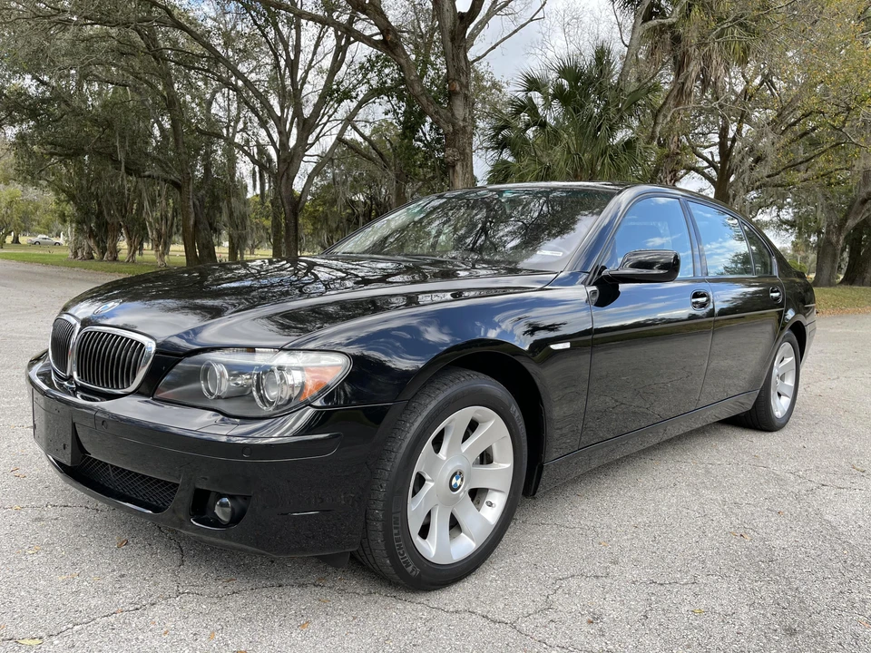2007 BMW E65/E66 750i & 760i Sedan - Image 14 of 31