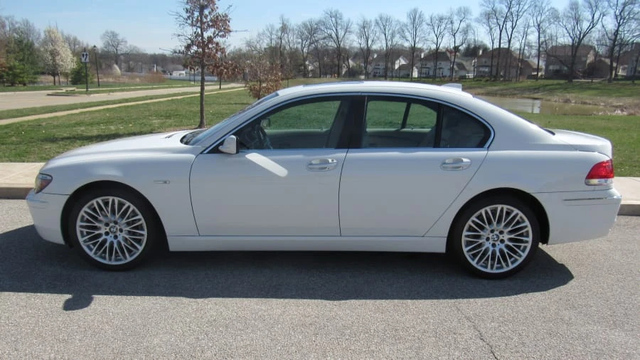 2007 BMW E65/E66 750i & 760i Sedan - Image 2 of 9