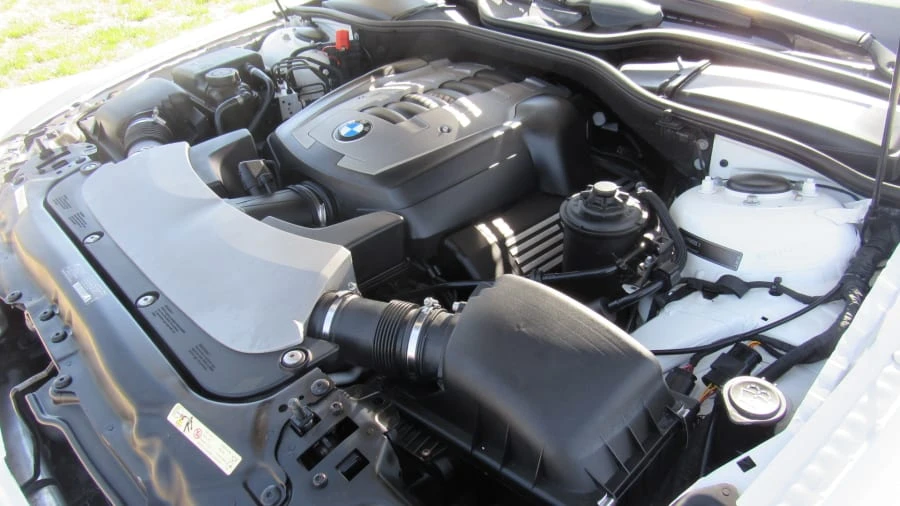 2007 BMW E65/E66 750i & 760i Sedan - Image 8 of 9