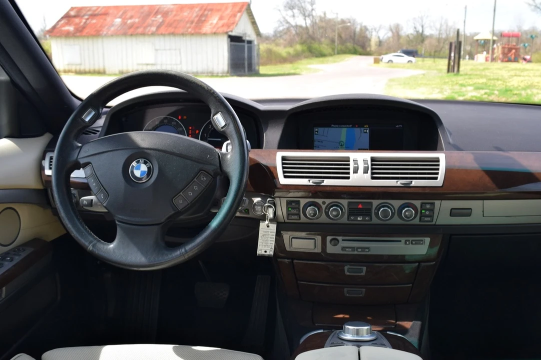 2007 BMW E65/E66 750i & 760i Sedan - Image 5 of 7
